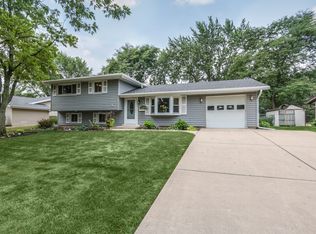 921 Sharon Ln, Schaumburg, IL