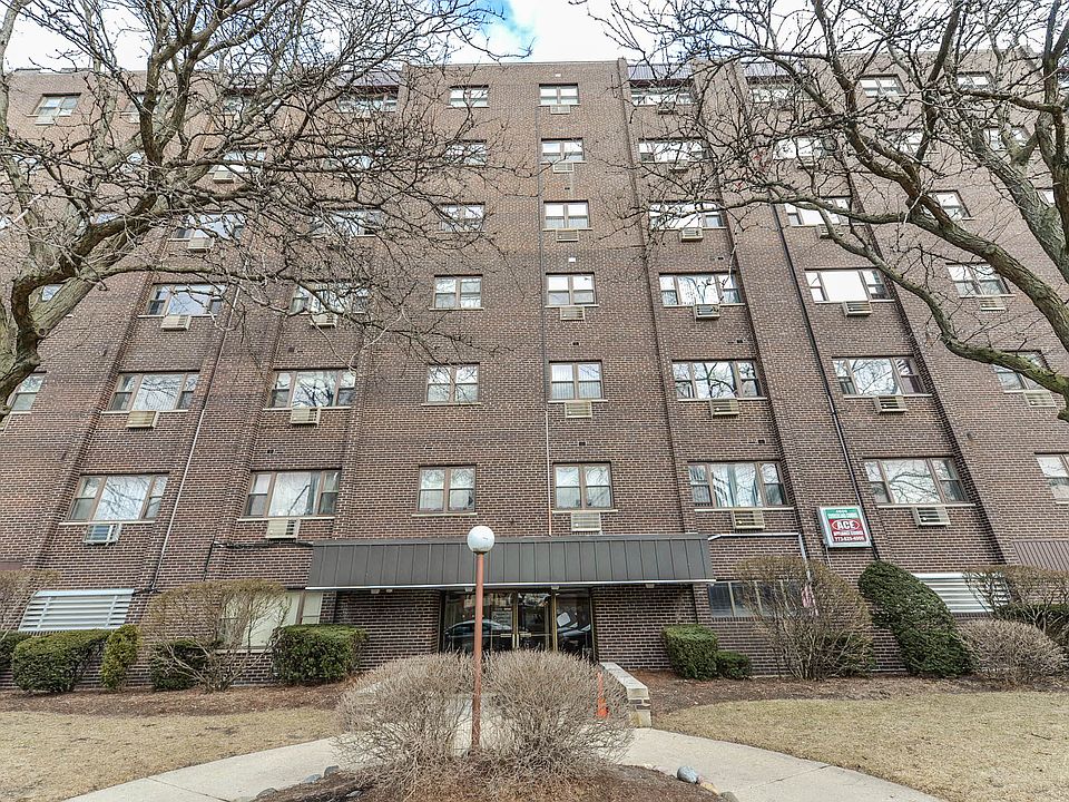 1st image of 4600 N Cumberland Ave Unit 509