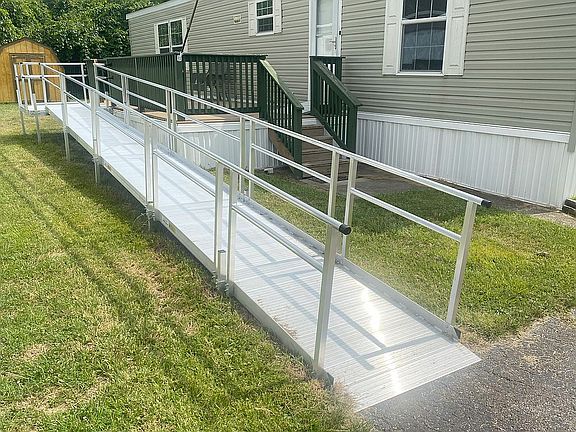 4th image of 3366 Oakmeadow Ln