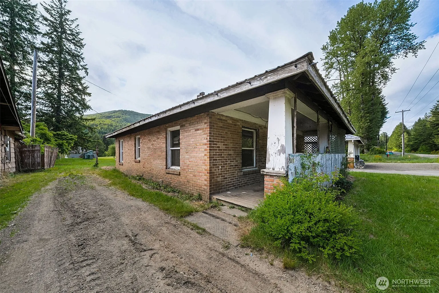 691 State Highway 7 photo 1