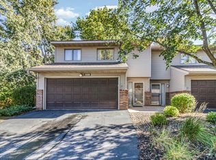 2338 Hillwood Dr E, Maplewood, MN 55119