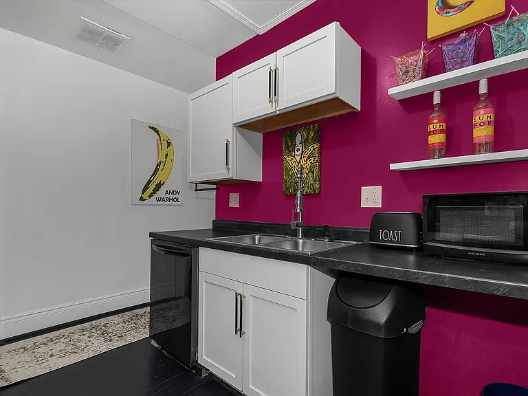 208 E State St #2 — Photo 12