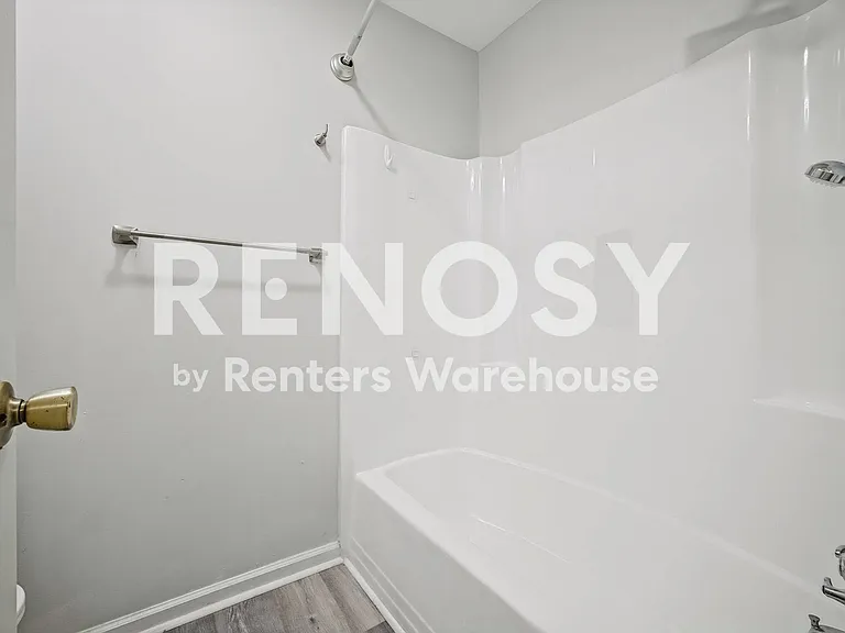 5310 Lake Victoria Arch — Photo 11