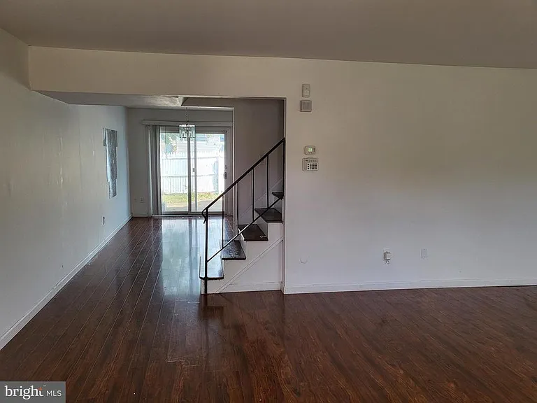 17 Roberts Pl — Photo 5