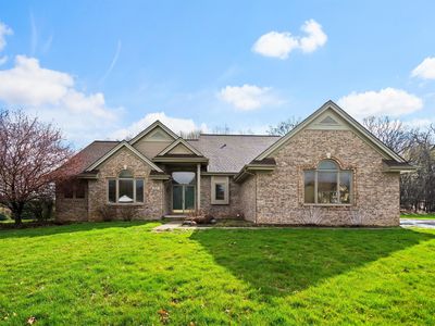 2117 Mayfair Dr, White Lake, MI, 48383