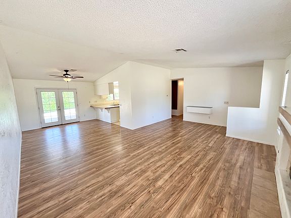 2nd image of 77304 Ohio Ct
