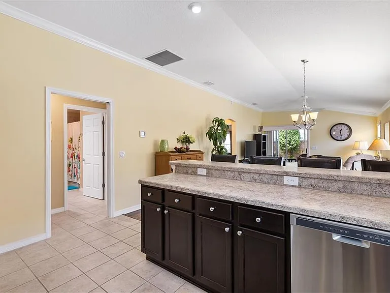 3025 Bartow Ln — Photo 5
