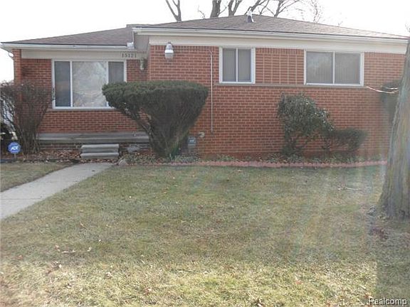 2nd image of 15121 Pearson Ave