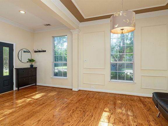 4th image of 4705 Hampshire Dr