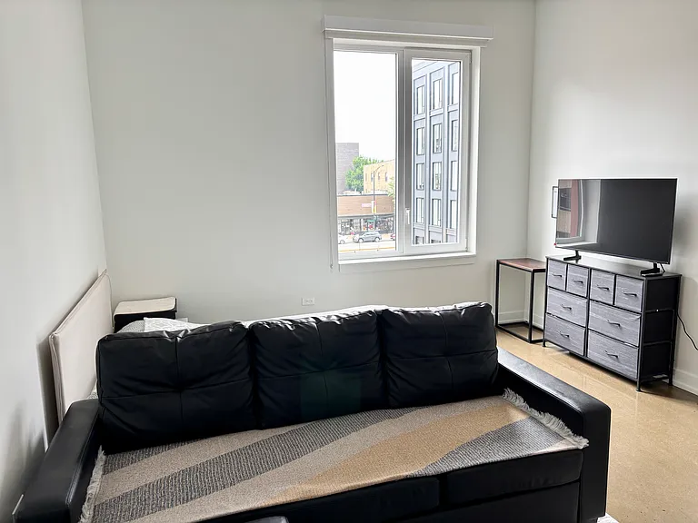 1145 W Winona St #322 — Photo 7