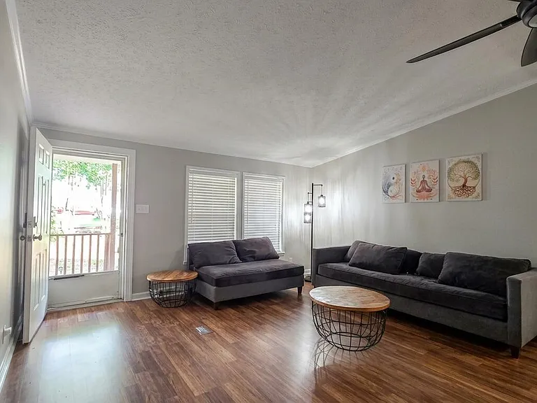 530 Avent Ferry Rd — Photo 3