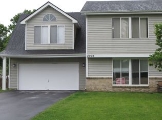 2905 Dorothy Dr, Aurora, IL 60504