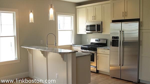 2nd image of 22 Peters St #3