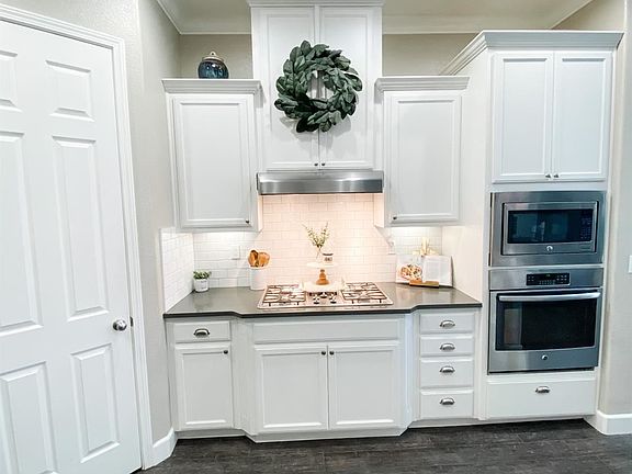 5th image of 951 Golden Pond Dr