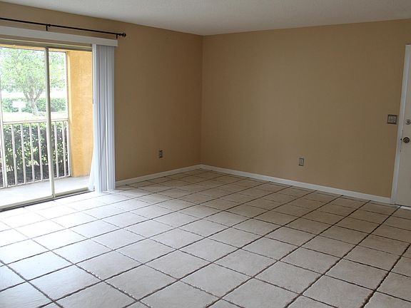 4th image of 101 Bent Tree Dr APT 18