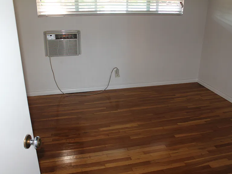 5859 Orange Ave #4 — Photo 7