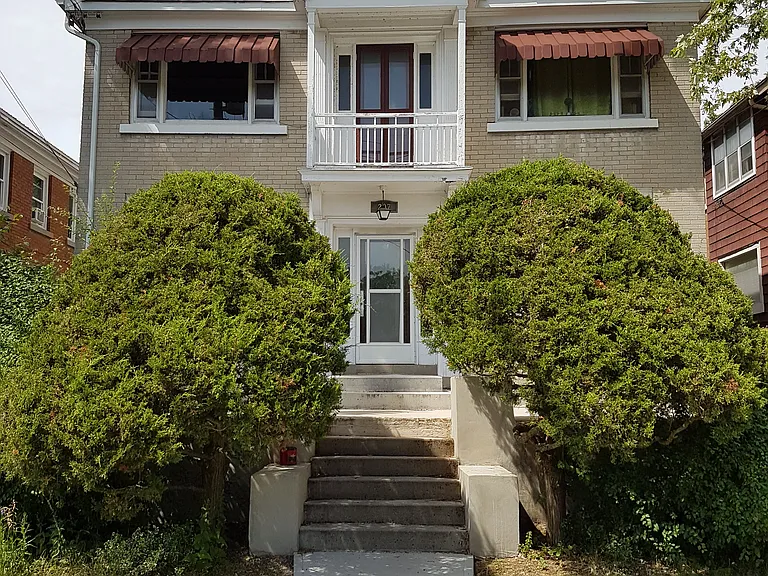 207 Park St #2 — Photo 1