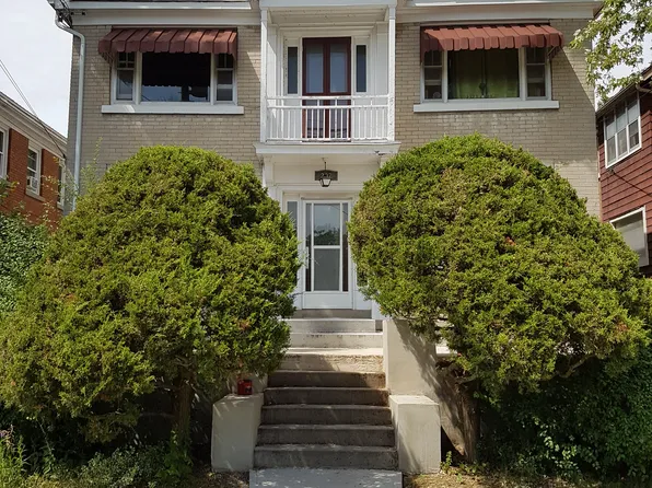 207 Park St #2, Kingston, ON K7L 1K2