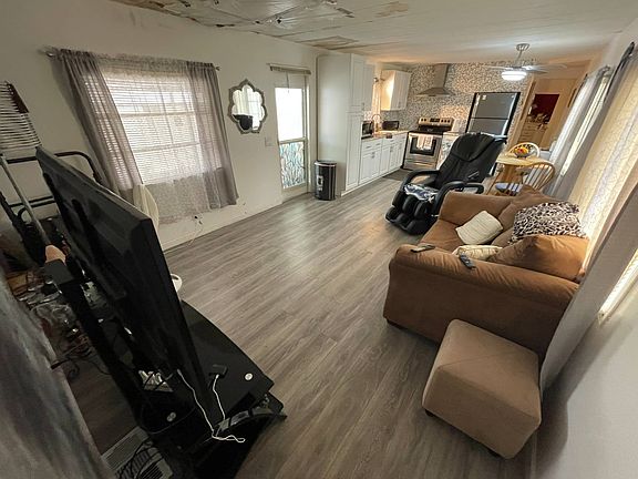 5th image of 170 N Yonge St Lot 82
