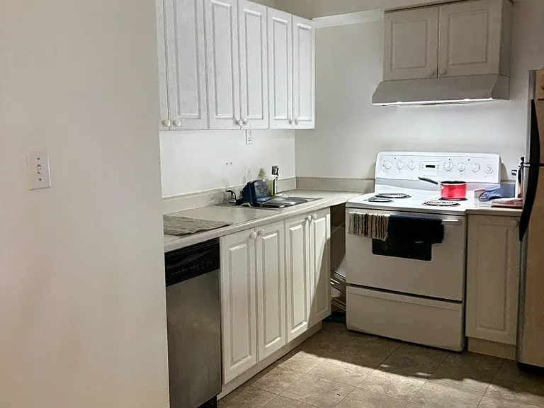 52 Wellington St #3 — Photo 3
