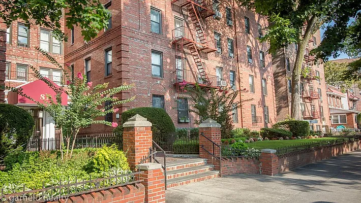 Sold by Garfield Realty  | media 14