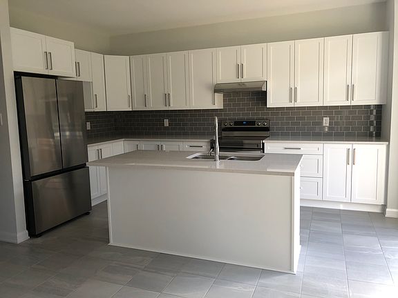 4th image of 366 Cloyne Cres