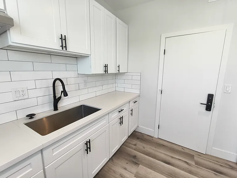 3020 S Normandie Ave #A4 — Photo 8