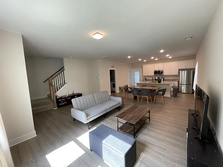 106 N Benjamine St — Photo 7
