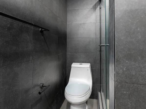 135 West 24th Street image 14 of 17