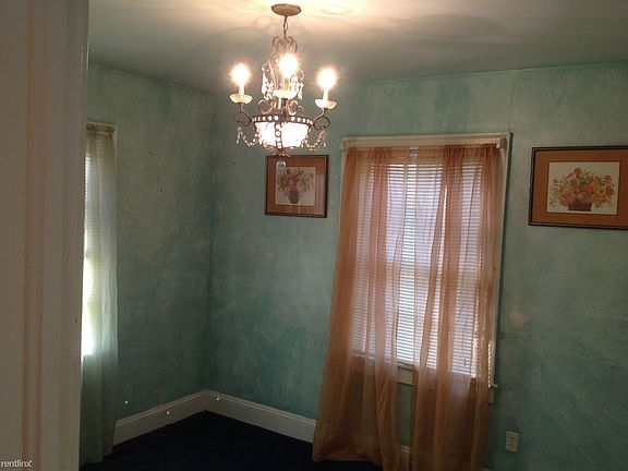5th image of 239 Windsor Dr