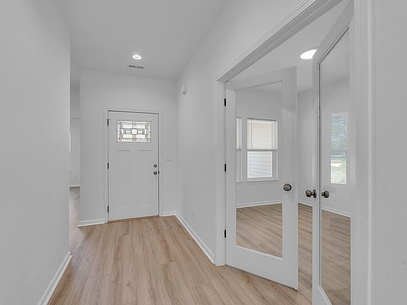 3rd image of 556 Sand Clay Rd