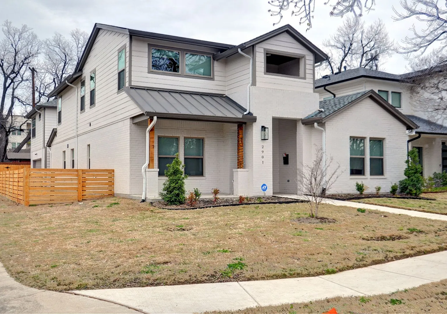2901 Livngston Ave — Photo 2