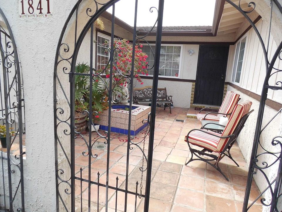2nd image of 1841 Nadina St