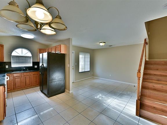 3rd image of 6705 MAGNOLIA POINTE CIRCLE