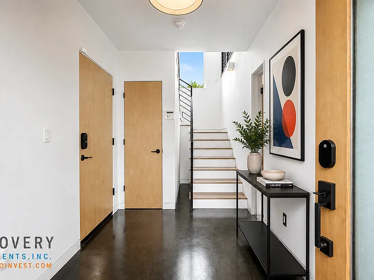 3235 Louise St #C — Photo 5