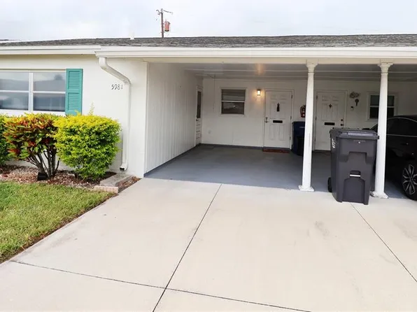 5981 Hibiscus Dr, Bradenton, FL 34207