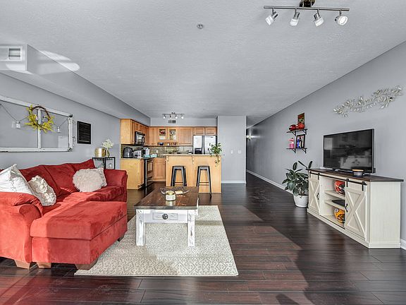 2nd image of 2222 Detroit Ave APT 903