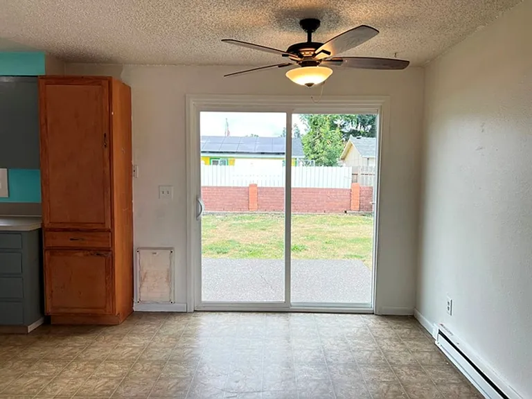 385 Dianne Ct — Photo 11