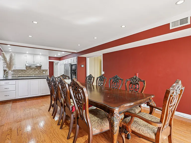 4182 Silliman Dr — Photo 6