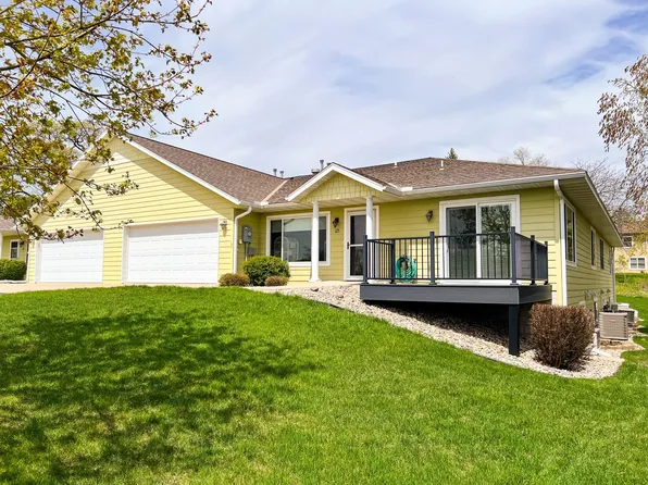 125 Meadow Ln, New London, MN 56273