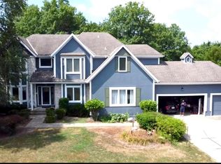 24300 SW Hidden Valley Rd, Peculiar, MO 64078