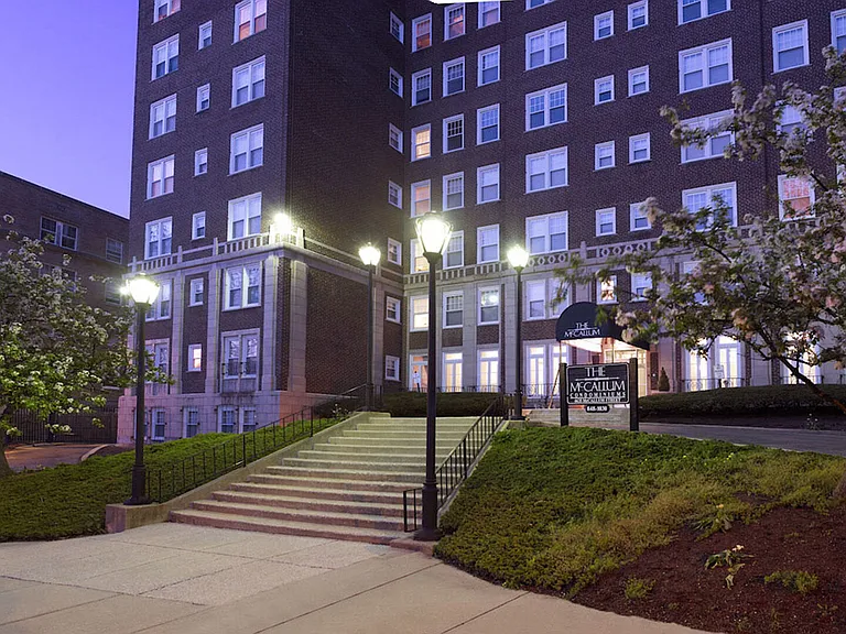McCallum Apartments — Photo 21