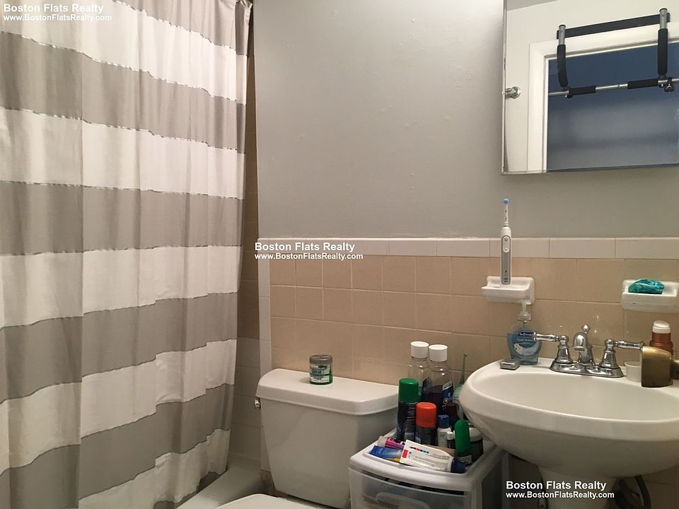 2nd image of 177 Saint Botolph St APT 6