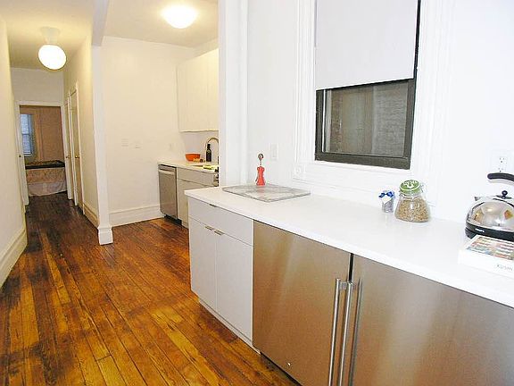 4th image of 177 7th Ave APT 3R