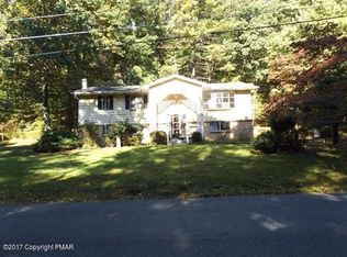 806 Wedgewood Lake Dr, Stroudsburg, PA