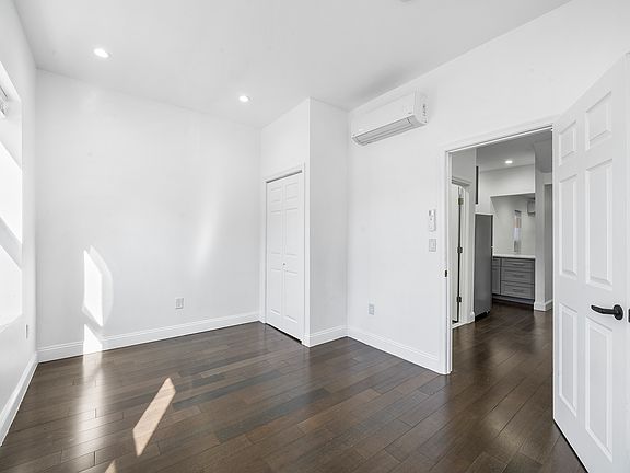 5th image of 2319 N College Ave #B