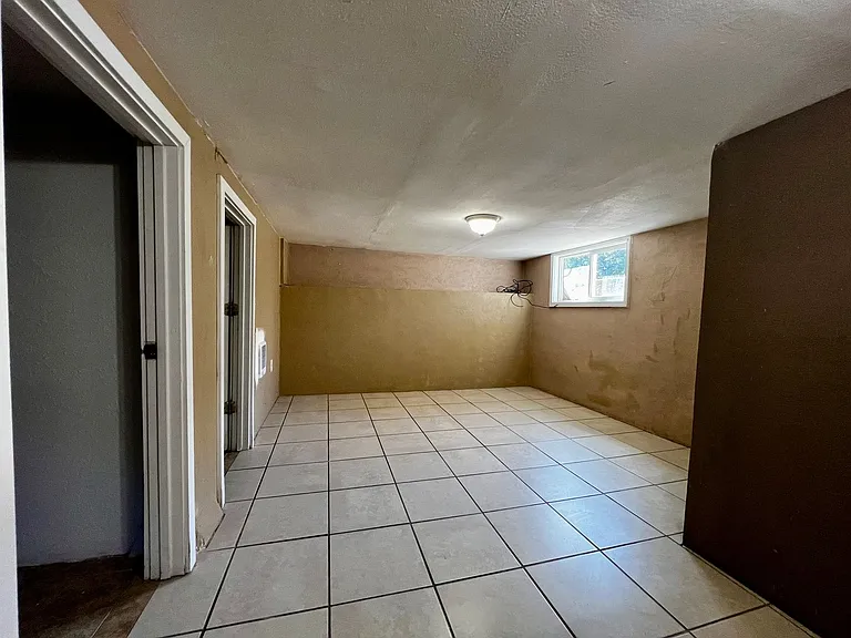 916 S 11th Ave — Photo 14