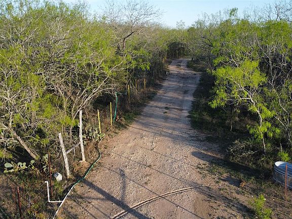 3rd image of 2209 Callihan Rd