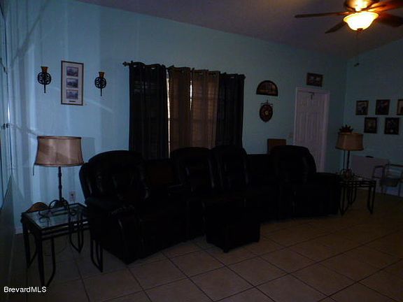 4th image of 881 Seven Gables Cir SE