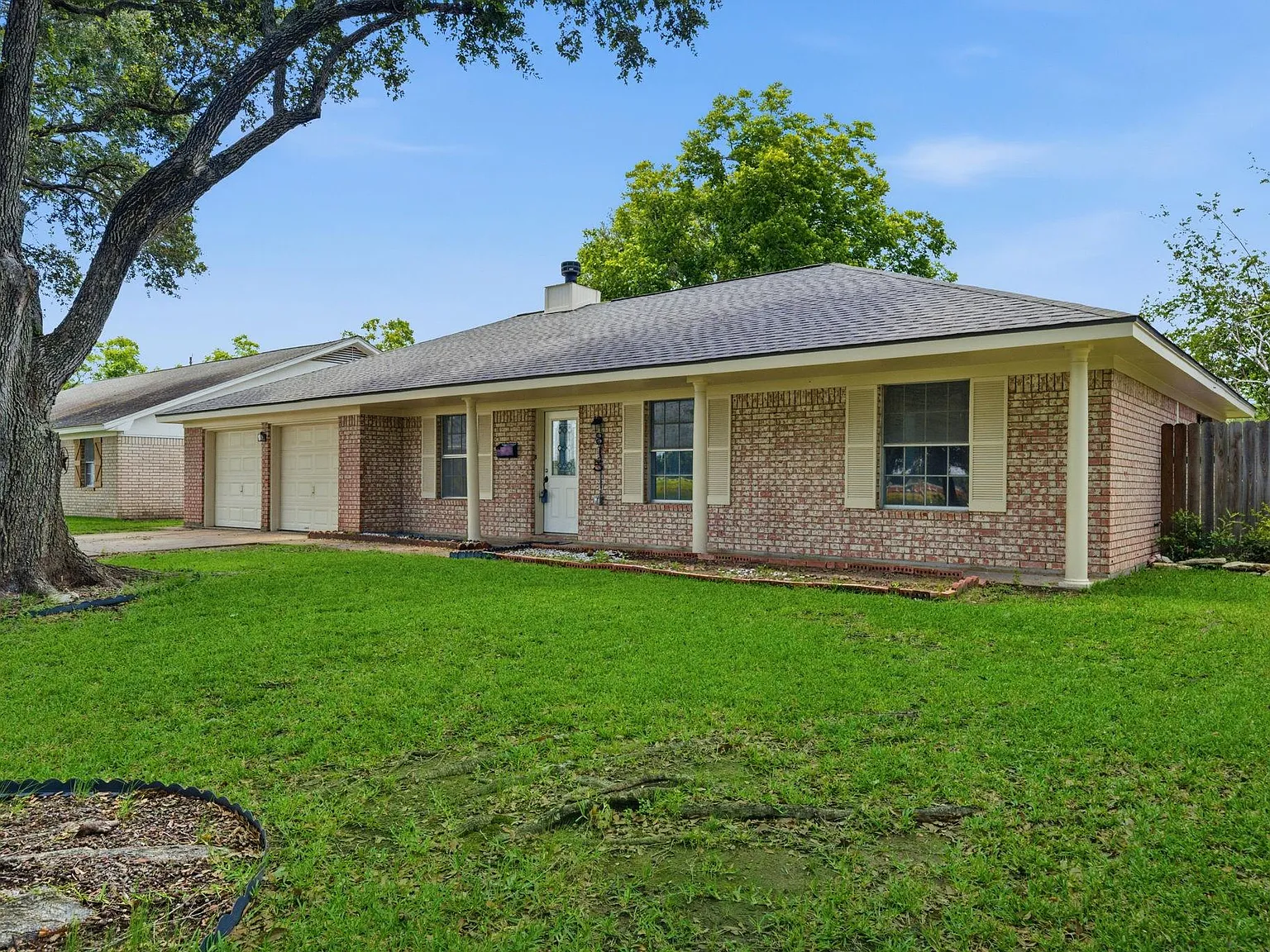 3 bed, 2.0 bath, 1534 sqft, $2,100 — Photo 3